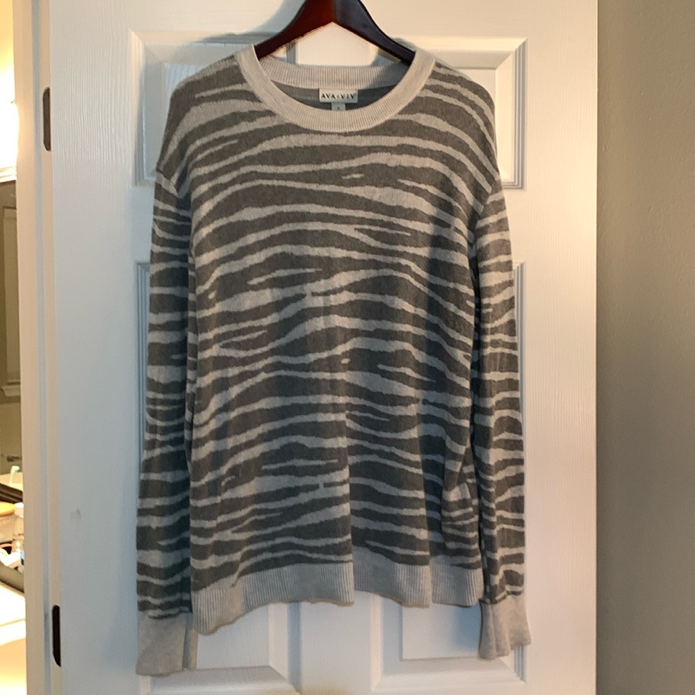 Lightweight sweater